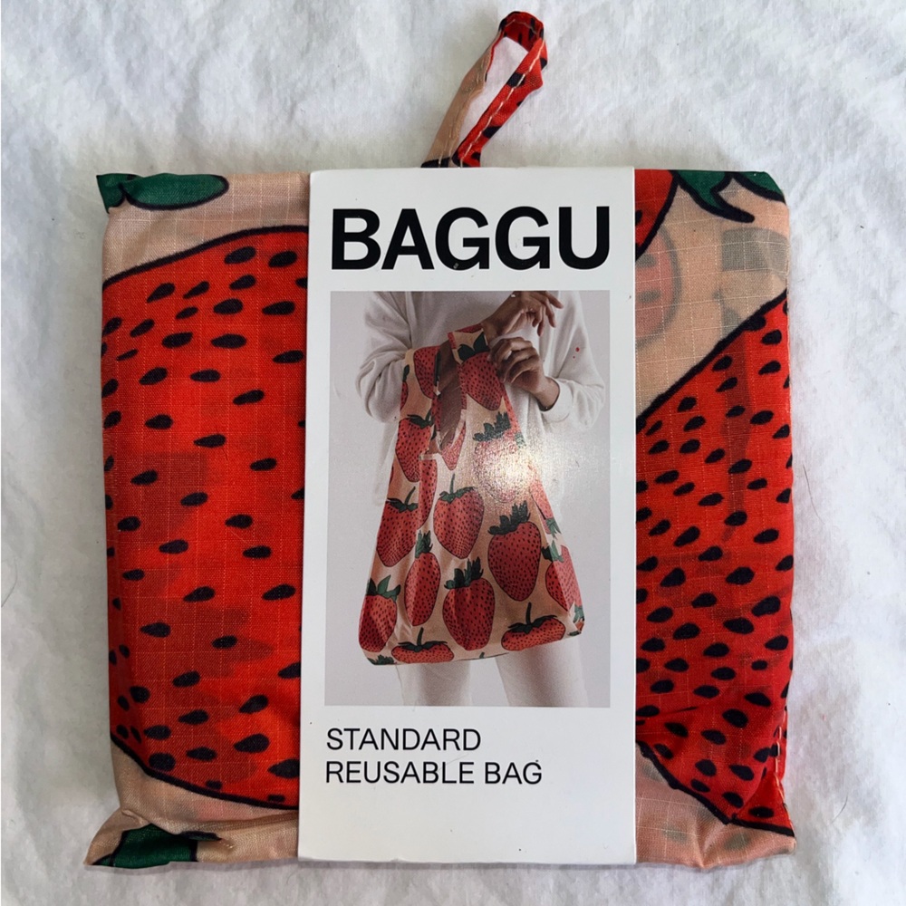 BAGGU Strawberry Standard Reusable Tote Bag NEW NWT